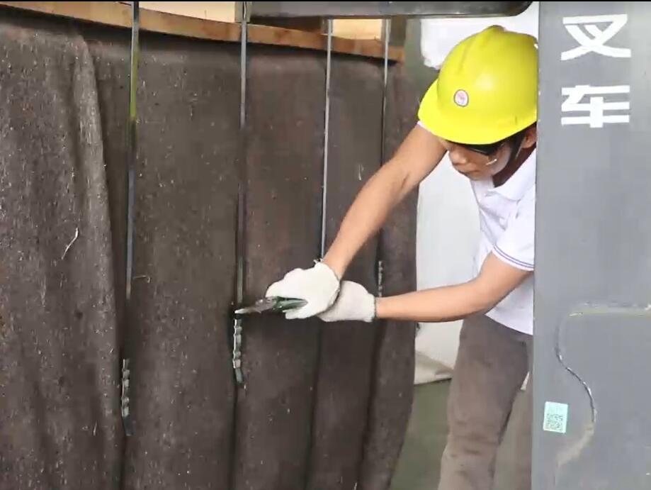 Unpacking Prodecure of Wooden Pallet | Compressed Mattress